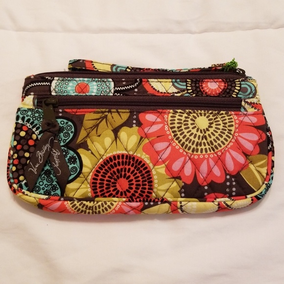Vera Bradley Handbags - NEW VERA BRADLEY FLOWER SHOWER WRISTLET